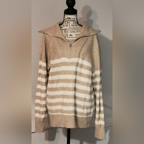 Women's 1/4 zip pullover tan and white - Picture 3 of 5